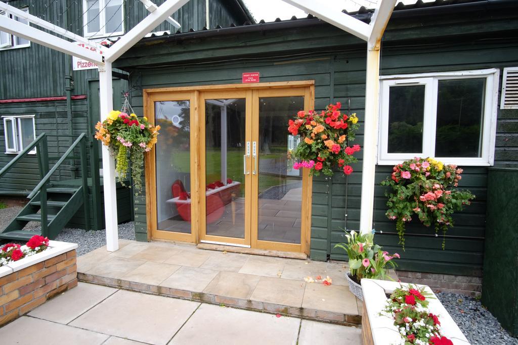 Scottish Equi B&B Lanark Exterior foto