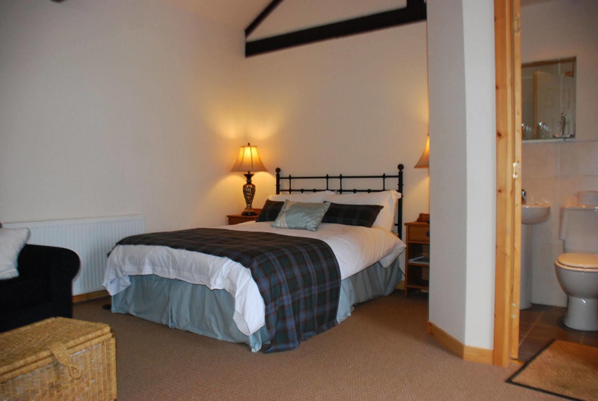 Scottish Equi B&B Lanark Exterior foto